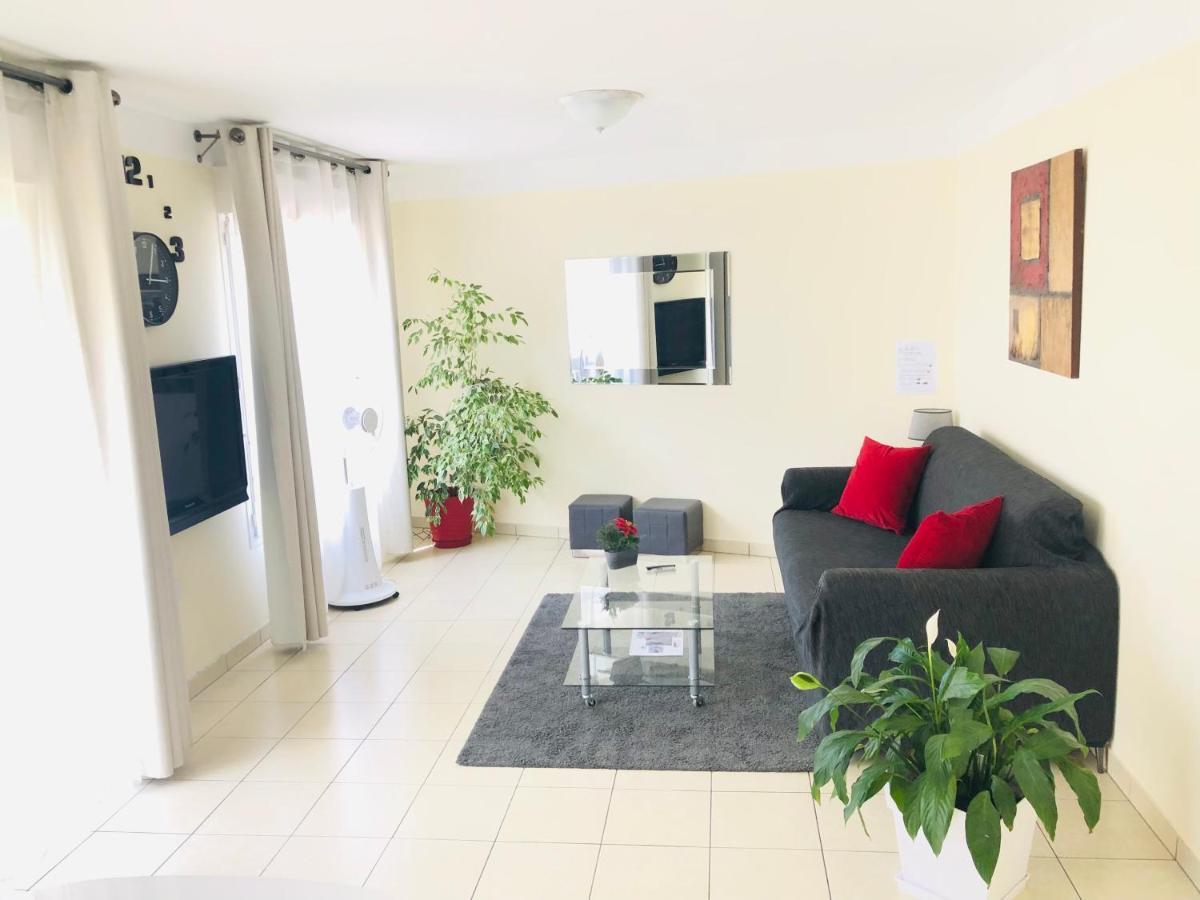 Beautiful Apartment Near Geneva Saint-Julien-en-Genevois Kültér fotó