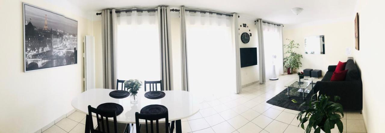 Beautiful Apartment Near Geneva Saint-Julien-en-Genevois Kültér fotó