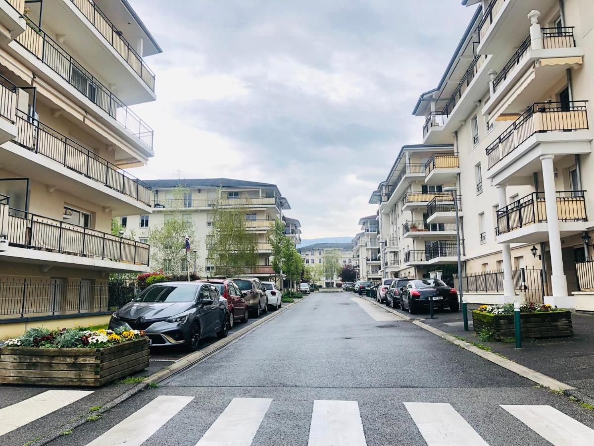 Beautiful Apartment Near Geneva Saint-Julien-en-Genevois Kültér fotó