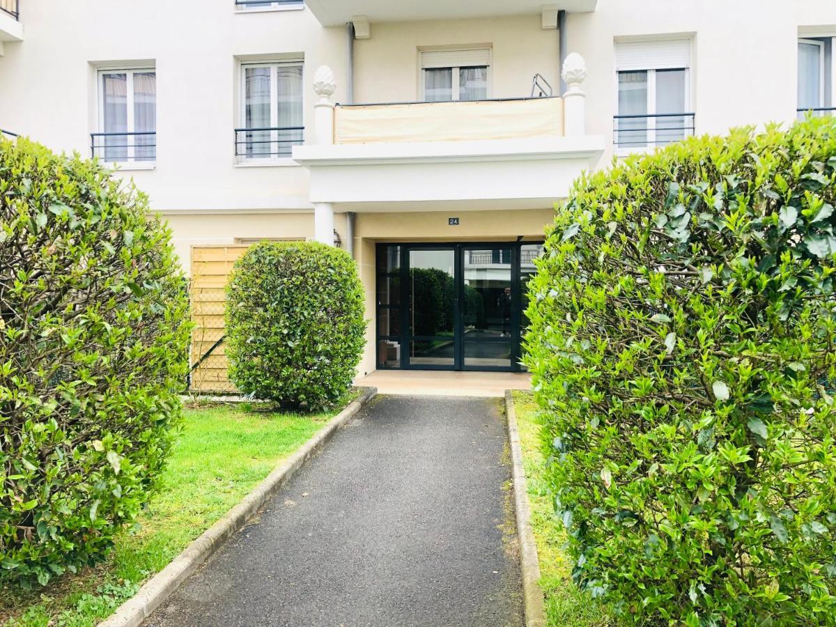 Beautiful Apartment Near Geneva Saint-Julien-en-Genevois Kültér fotó
